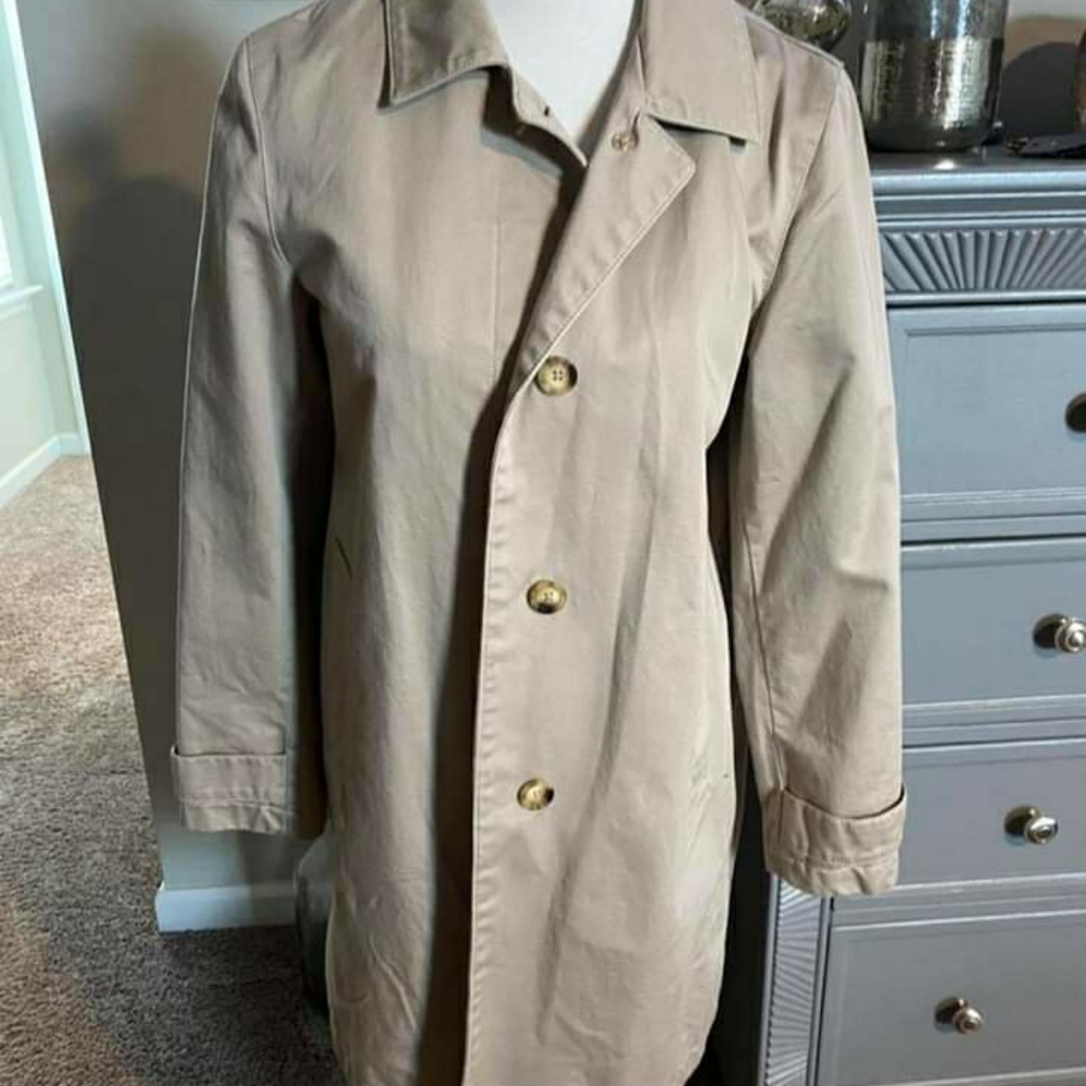 Gap trench coat